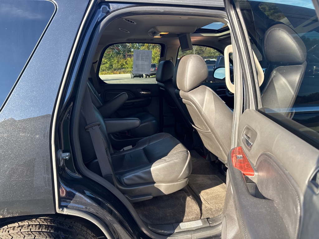 Photo 14 of this CADILLAC ESCALADE