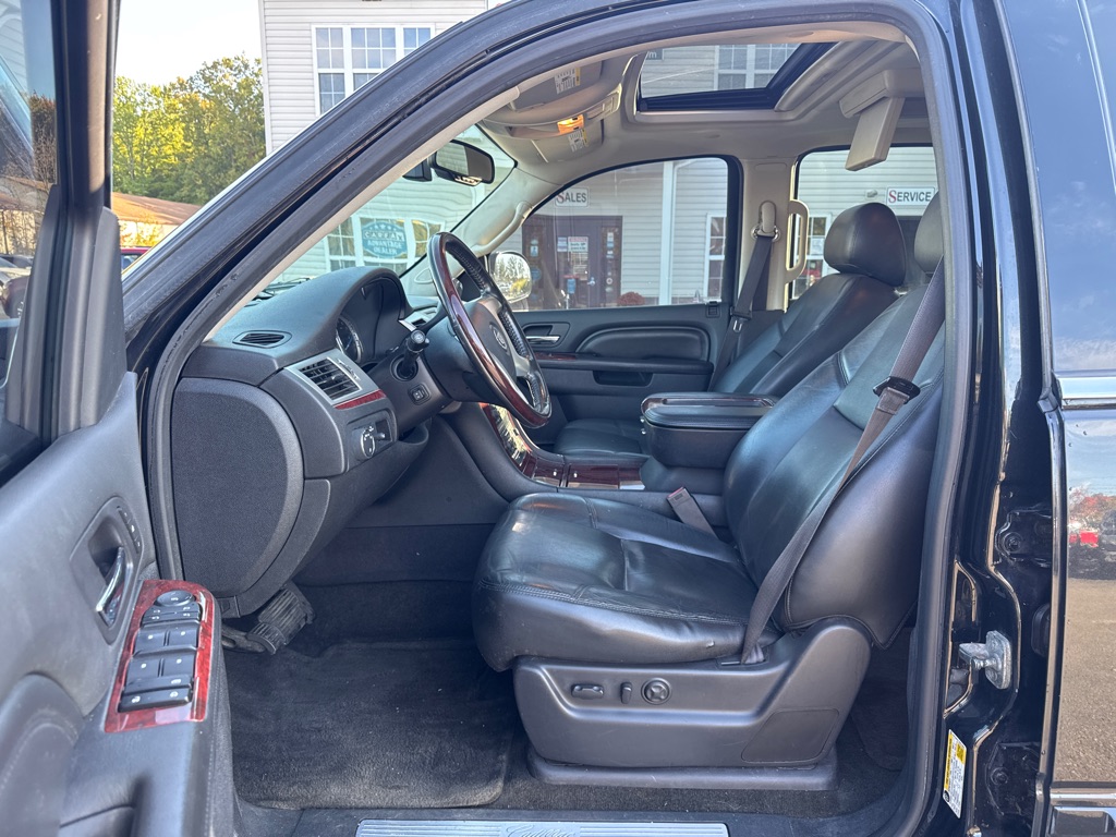 Photo 10 of this CADILLAC ESCALADE