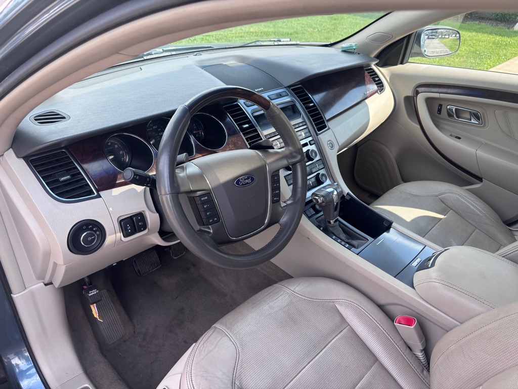 Photo 14 of this FORD TAURUS