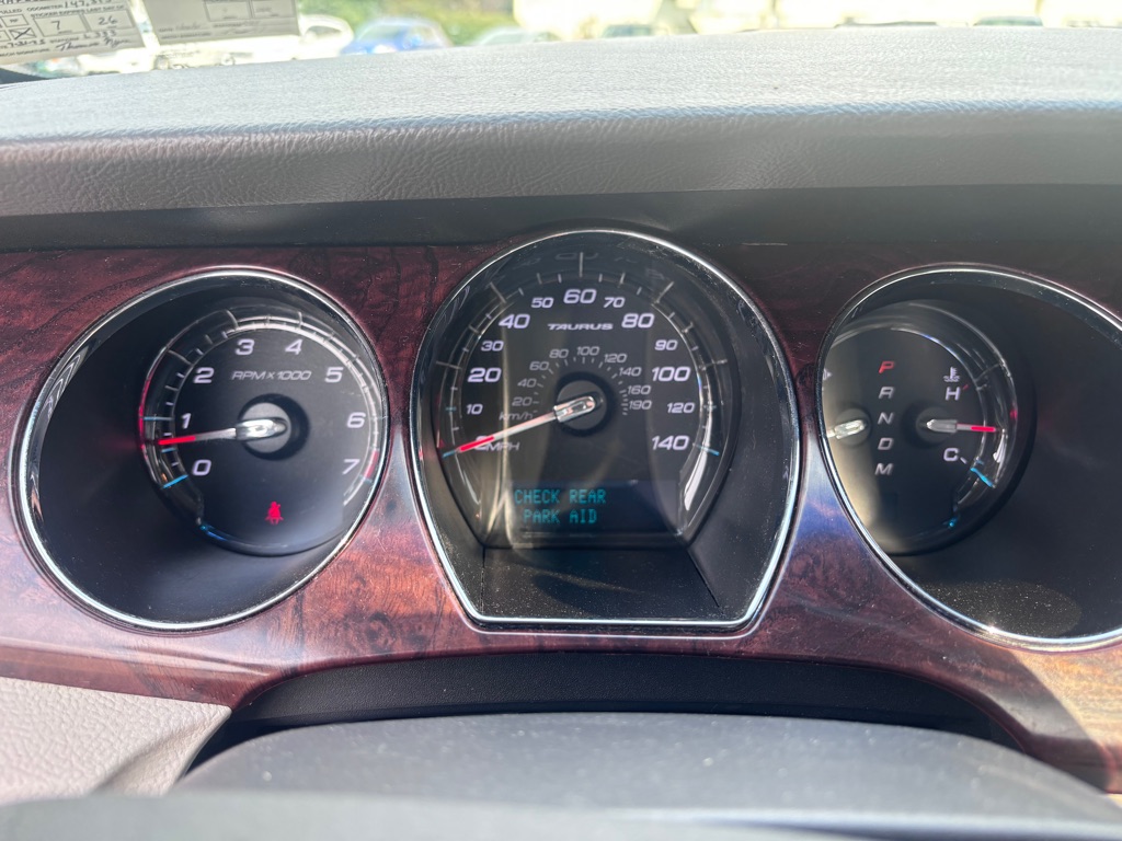 Photo 15 of this FORD TAURUS