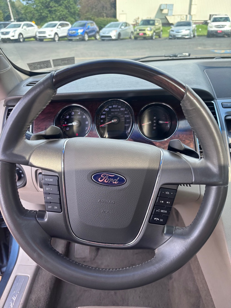 Photo 16 of this FORD TAURUS