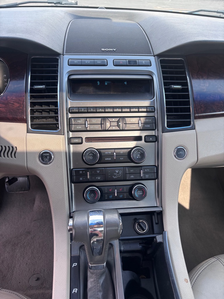 Photo 17 of this FORD TAURUS