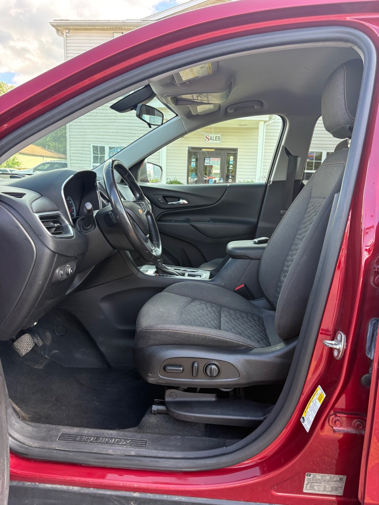 Photo 9 of this CHEVROLET EQUINOX