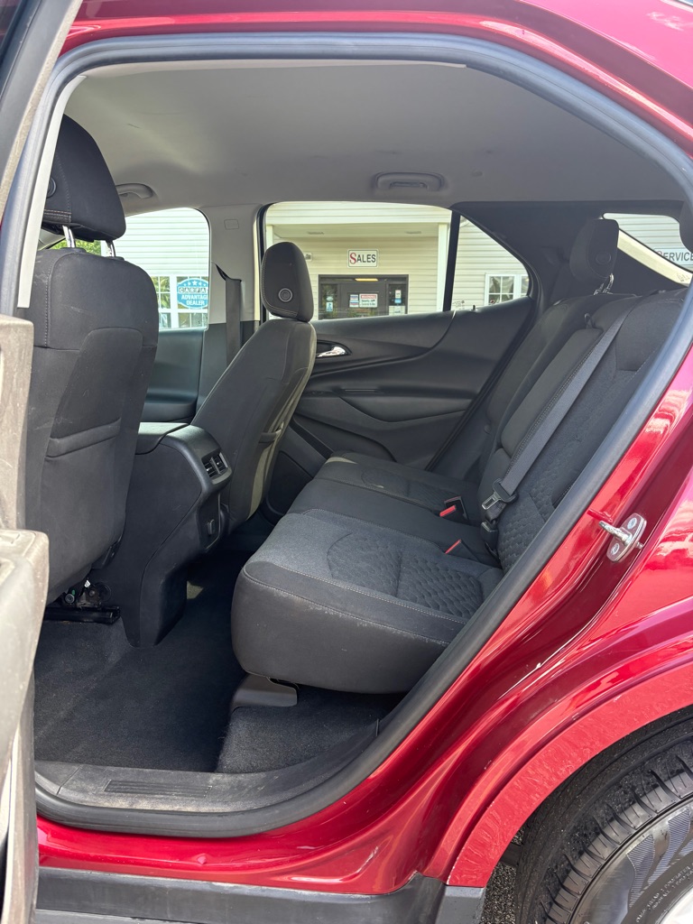 Photo 10 of this CHEVROLET EQUINOX