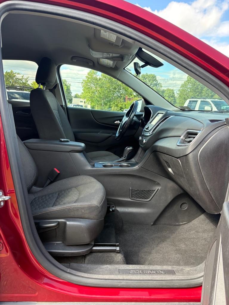 Photo 11 of this CHEVROLET EQUINOX