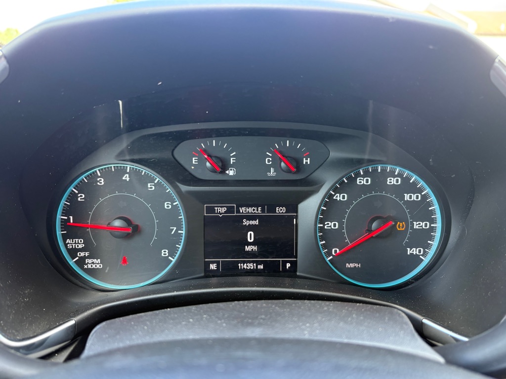 Photo 14 of this CHEVROLET EQUINOX