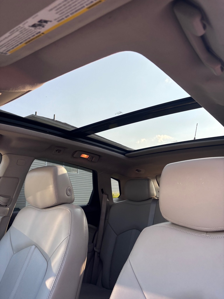 Photo 17 of this CADILLAC SRX