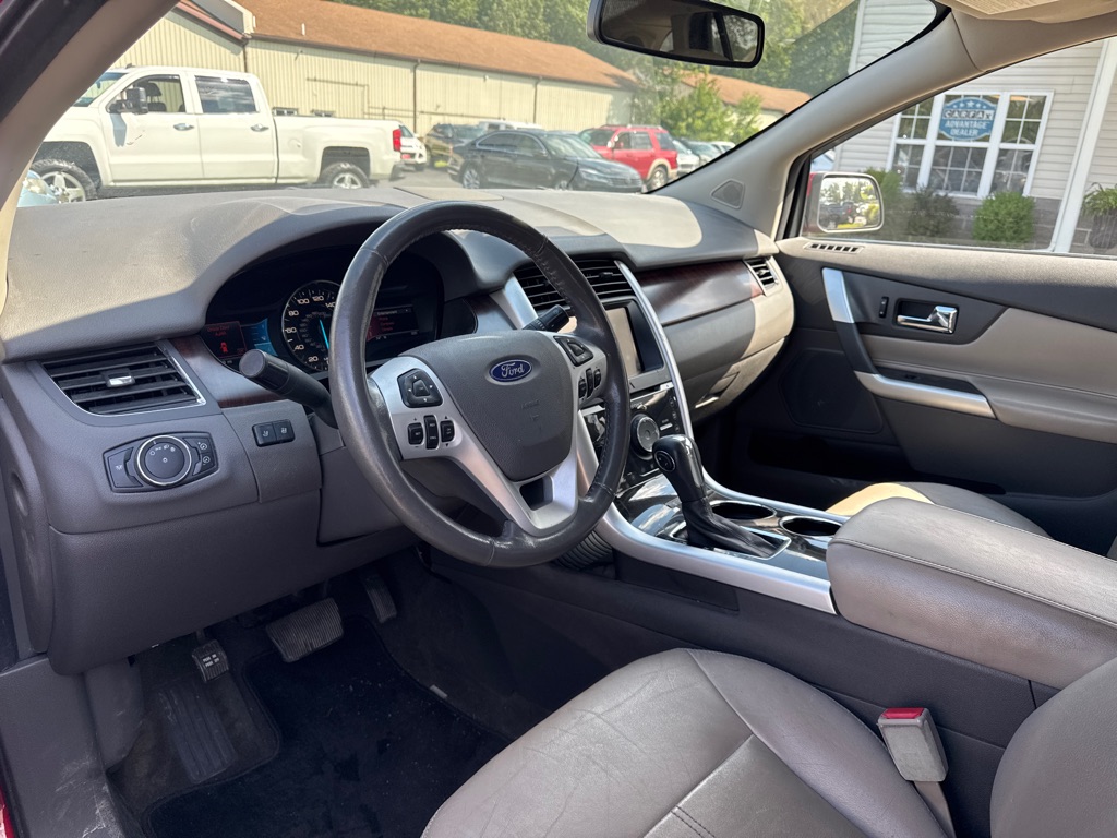 Photo 16 of this FORD EDGE