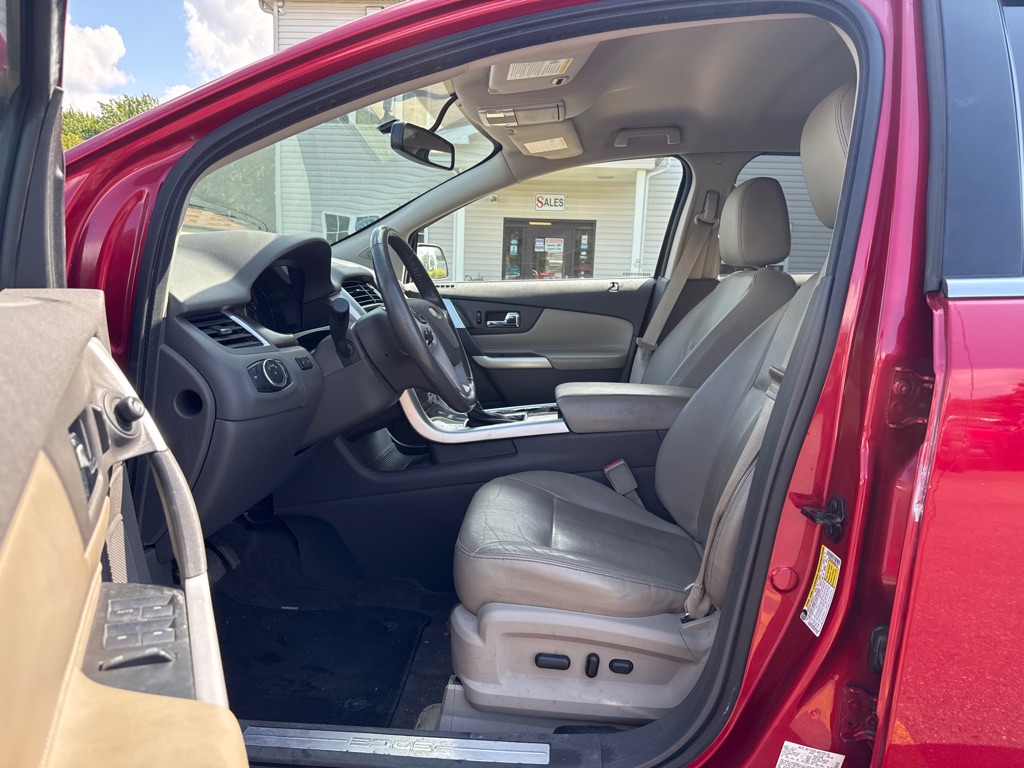 Photo 10 of this FORD EDGE