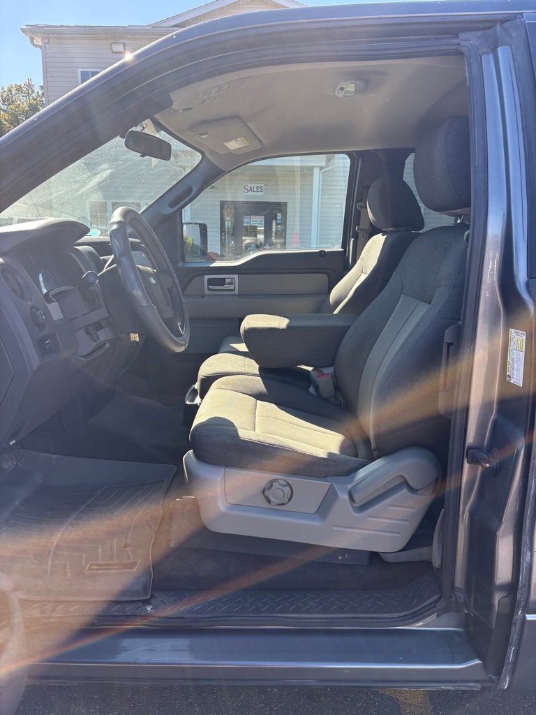 Photo 9 of this FORD F-150