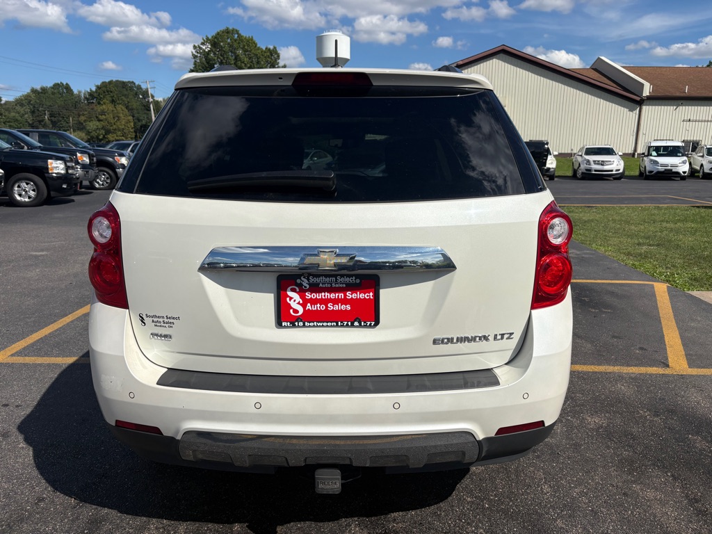 Photo 7 of this CHEVROLET EQUINOX