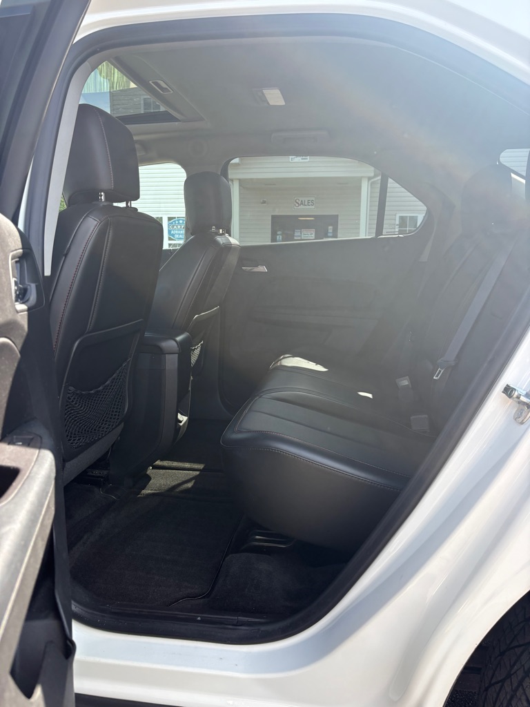 Photo 10 of this CHEVROLET EQUINOX