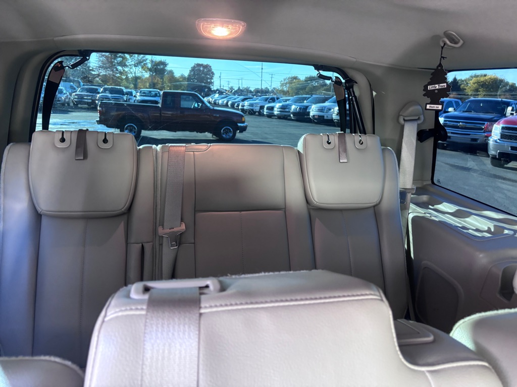 Photo 13 of this FORD EXPEDITION