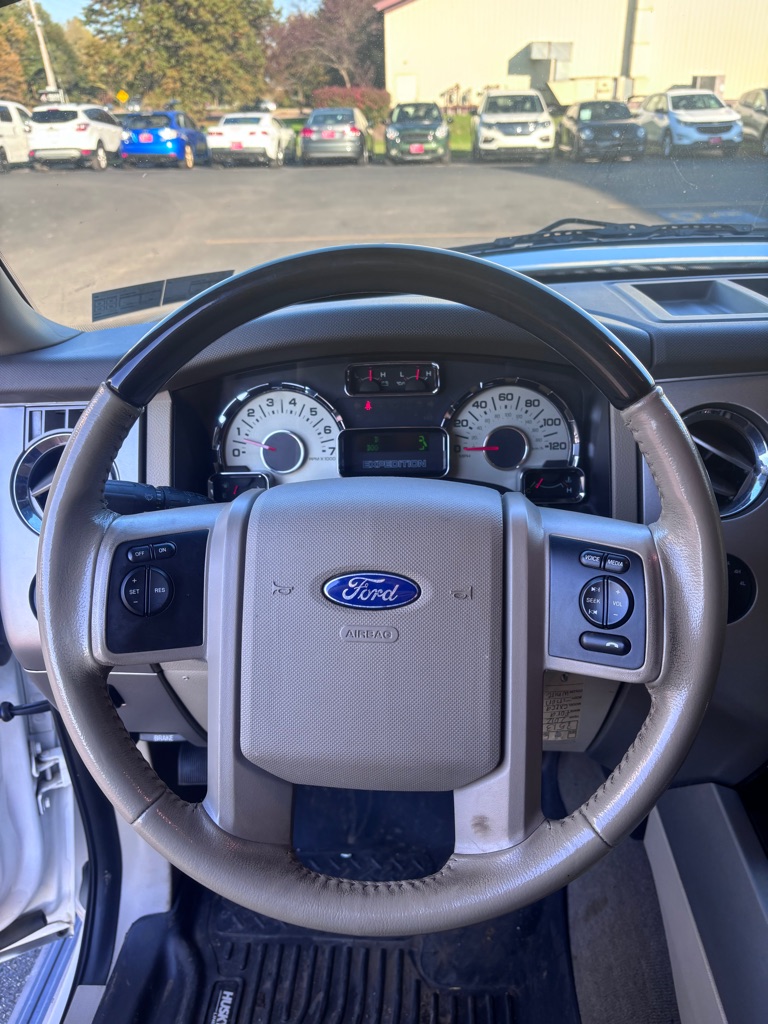 Photo 16 of this FORD EXPEDITION