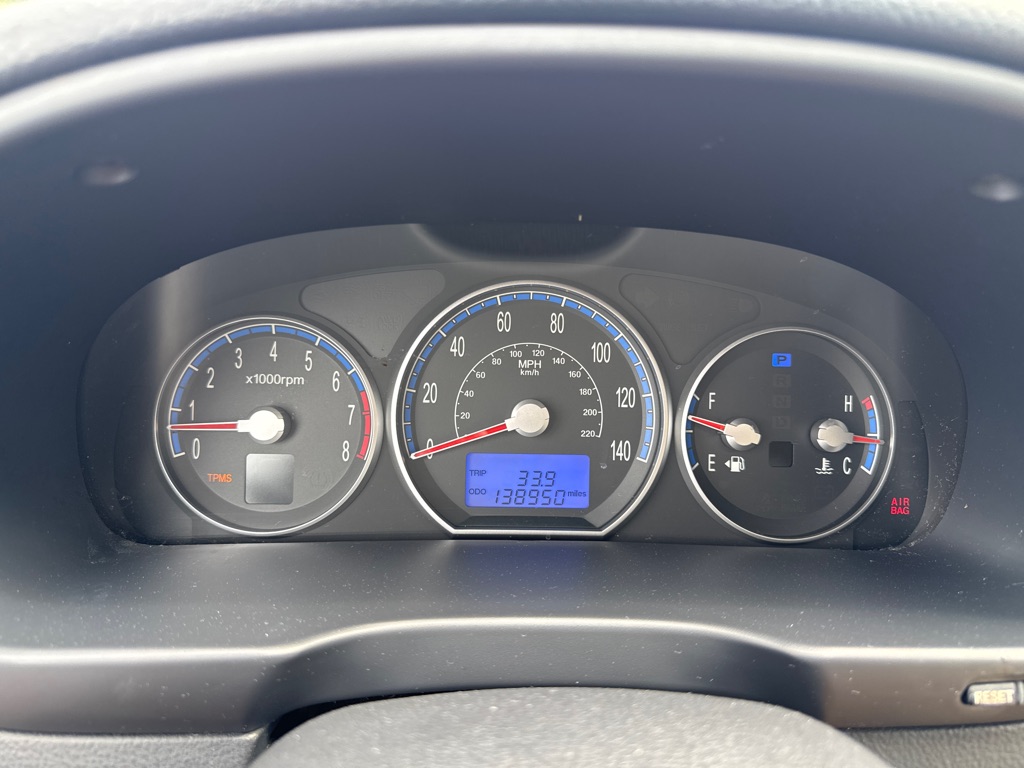 Photo 17 of this HYUNDAI SANTA FE