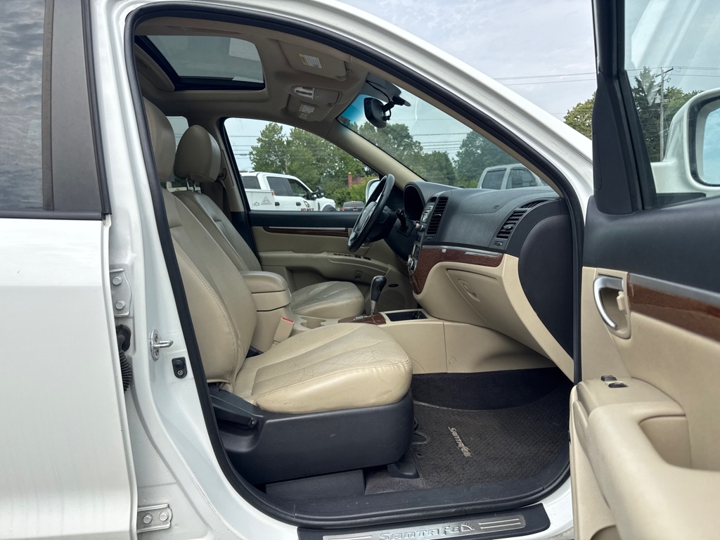 Photo 11 of this HYUNDAI SANTA FE
