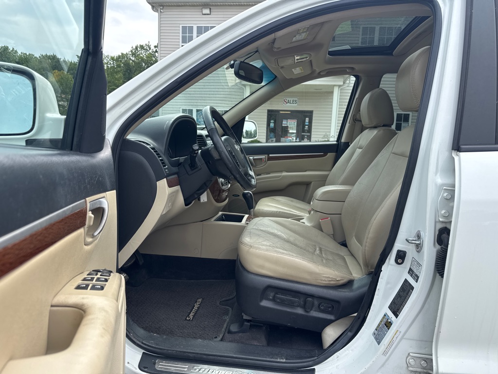Photo 9 of this HYUNDAI SANTA FE