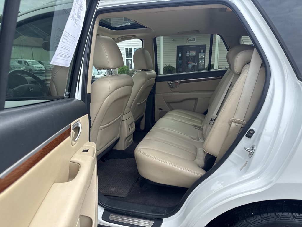 Photo 10 of this HYUNDAI SANTA FE