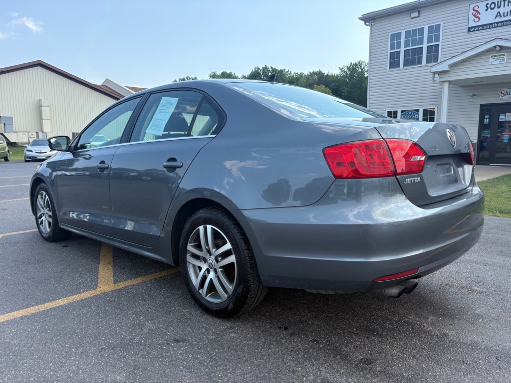 Photo 8 of this VOLKSWAGEN JETTA