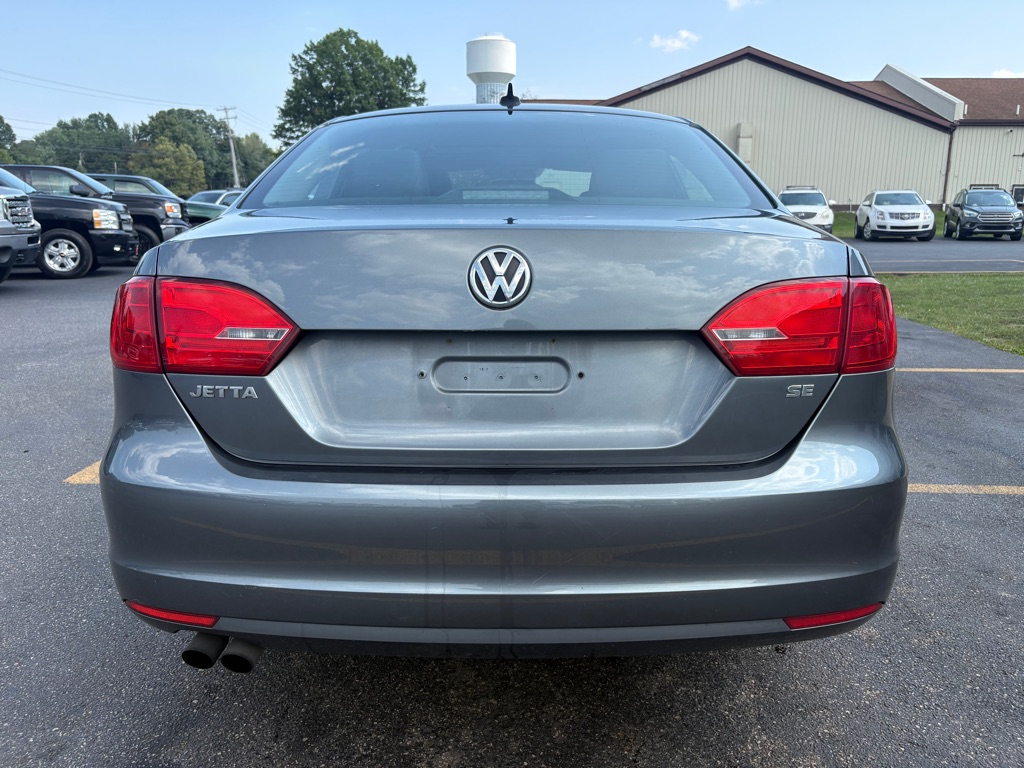 Photo 7 of this VOLKSWAGEN JETTA