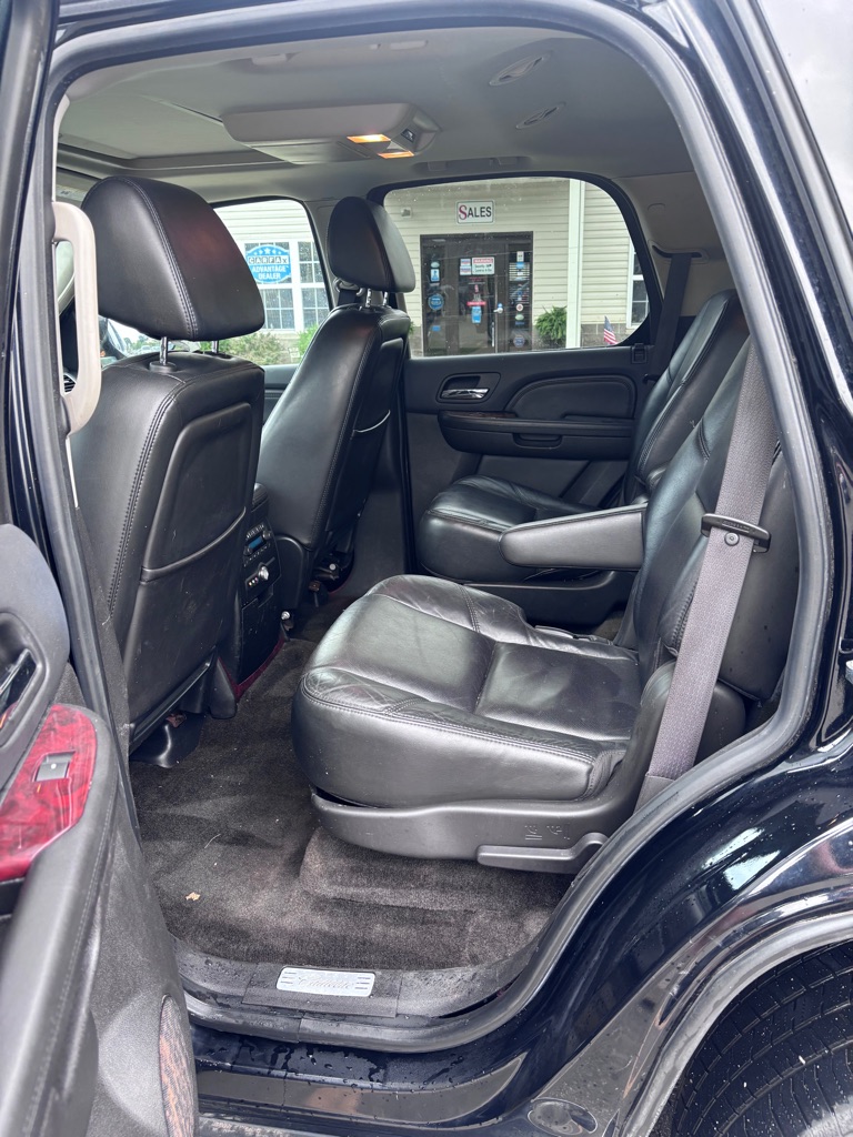 Photo 10 of this CADILLAC ESCALADE