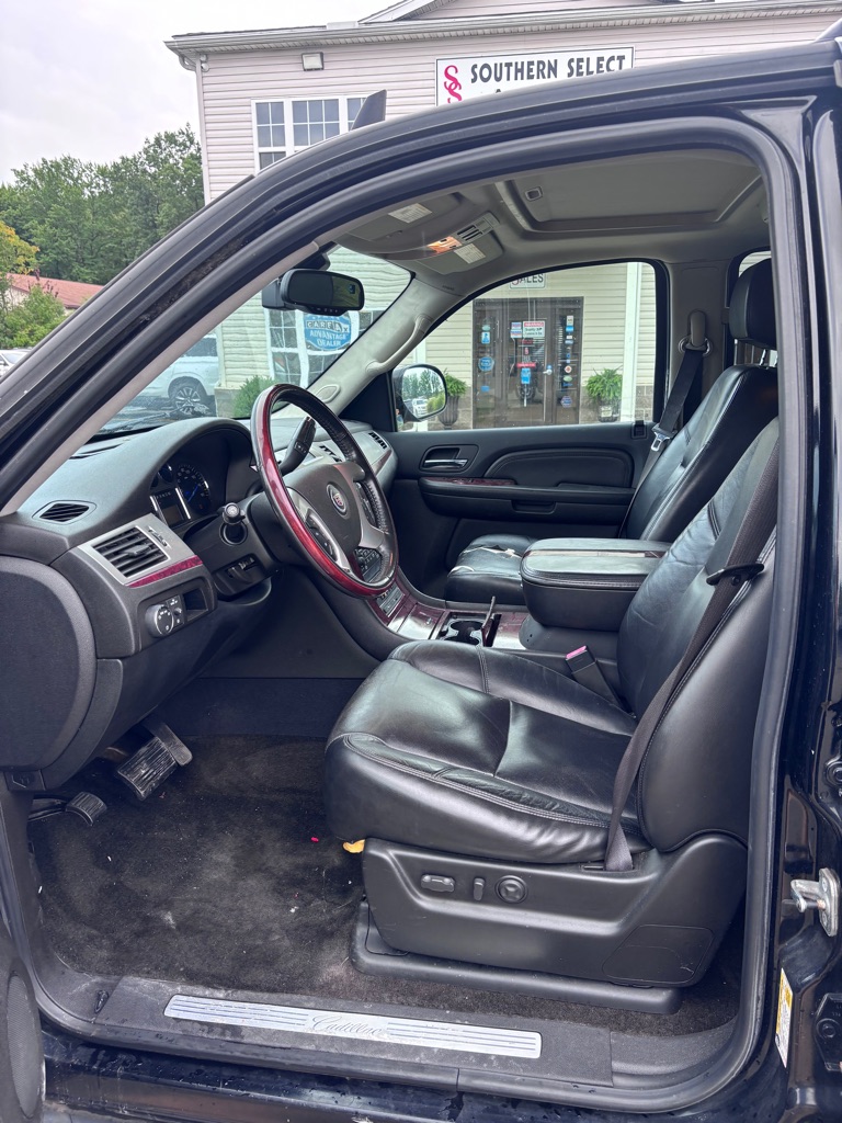 Photo 9 of this CADILLAC ESCALADE