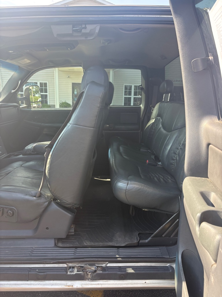 Photo 10 of this CHEVROLET SILVERADO 2500H