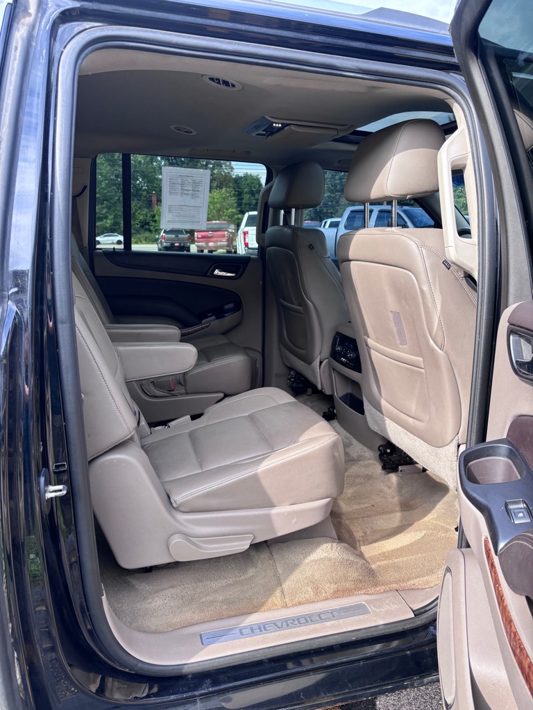 Photo 12 of this CHEVROLET SUBURBAN