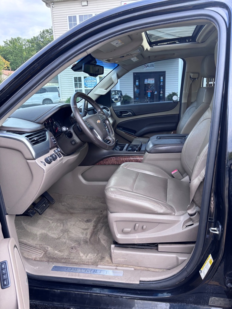 Photo 9 of this CHEVROLET SUBURBAN