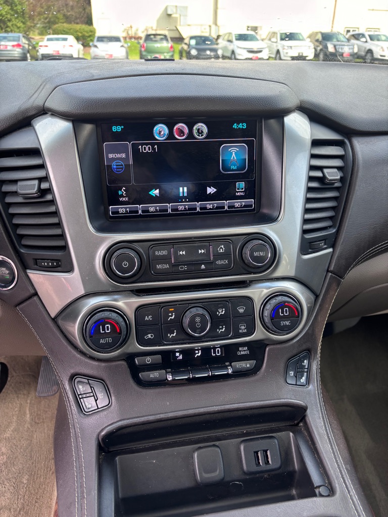 Photo 19 of this CHEVROLET SUBURBAN