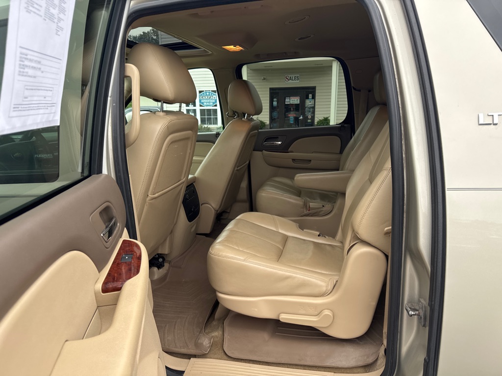 Photo 10 of this CHEVROLET SUBURBAN