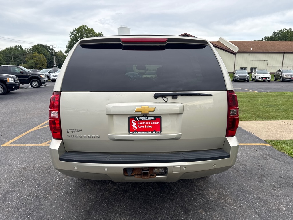 Photo 7 of this CHEVROLET SUBURBAN