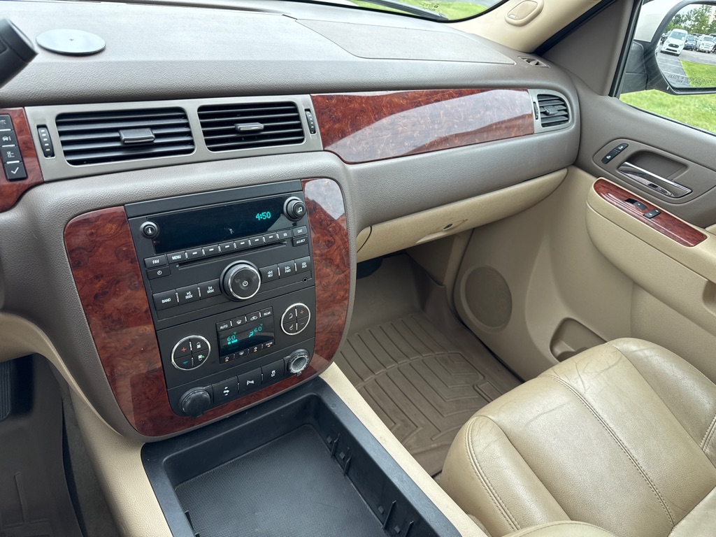 Photo 18 of this CHEVROLET SUBURBAN