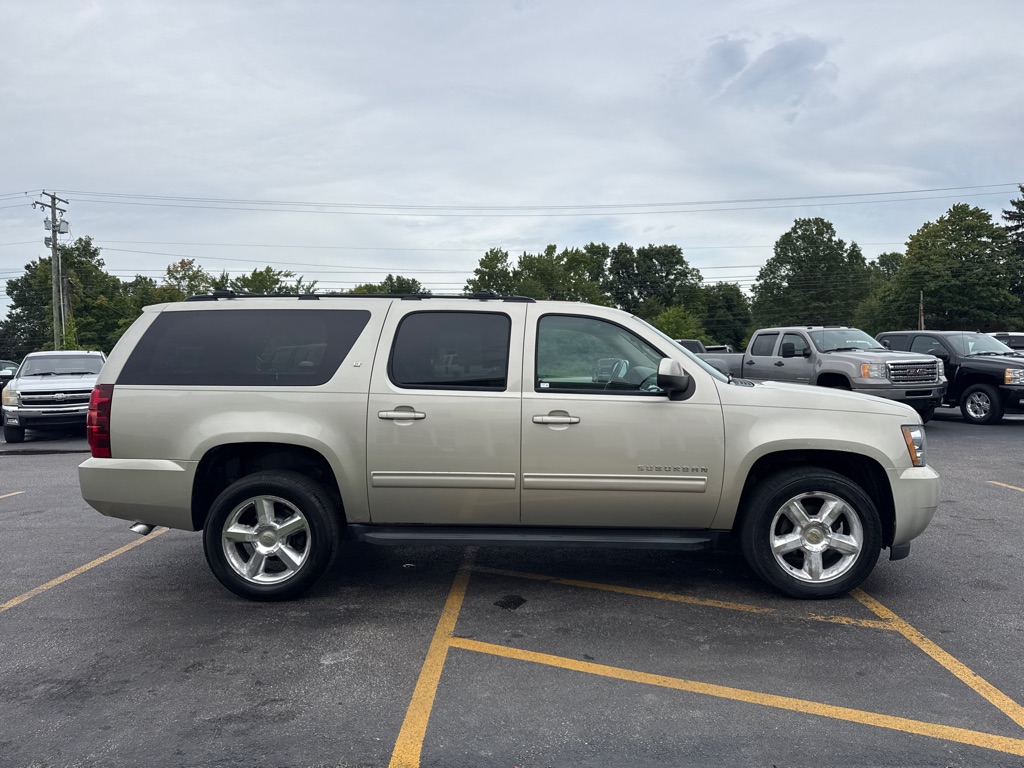 Photo 5 of this CHEVROLET SUBURBAN