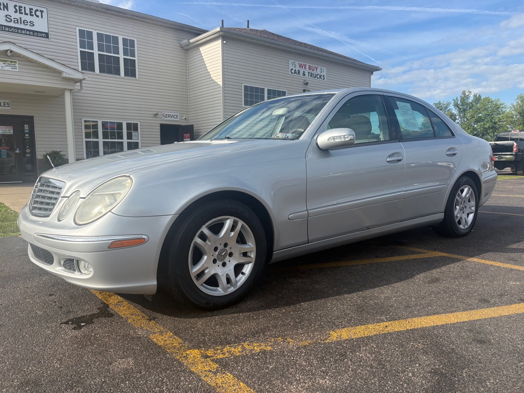 Photo 2 of this MERCEDES-BENZ E-CLASS