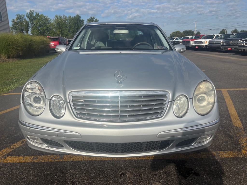 Photo 3 of this MERCEDES-BENZ E-CLASS