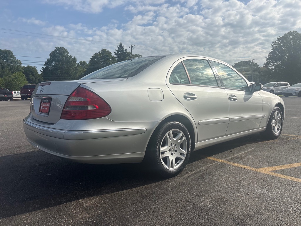 Photo 6 of this MERCEDES-BENZ E-CLASS