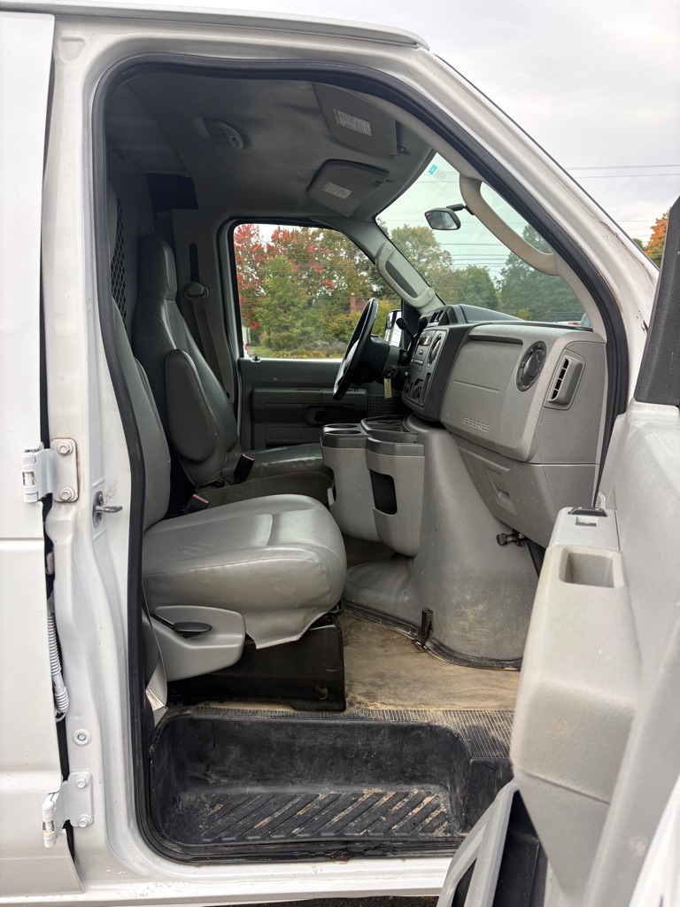 Photo 10 of this FORD E-SERIES