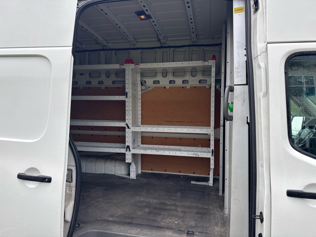 Photo 11 of this NISSAN NV