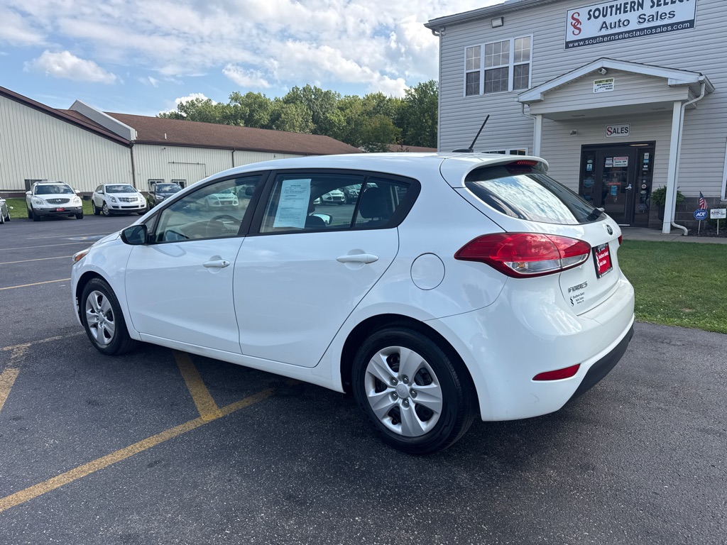 Photo 8 of this KIA FORTE5