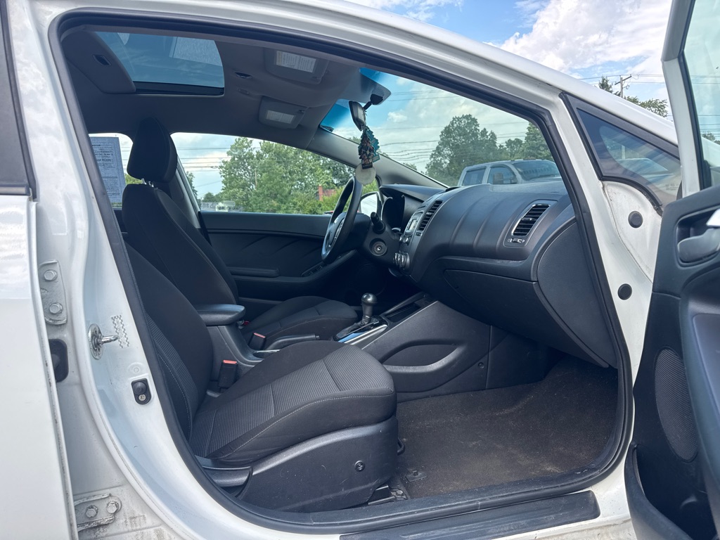 Photo 11 of this KIA FORTE5