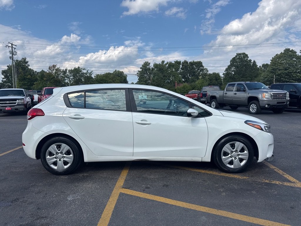 Photo 5 of this KIA FORTE5