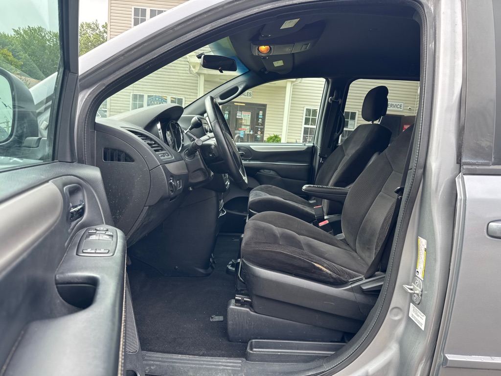 Photo 10 of this DODGE GRAND CARAVAN