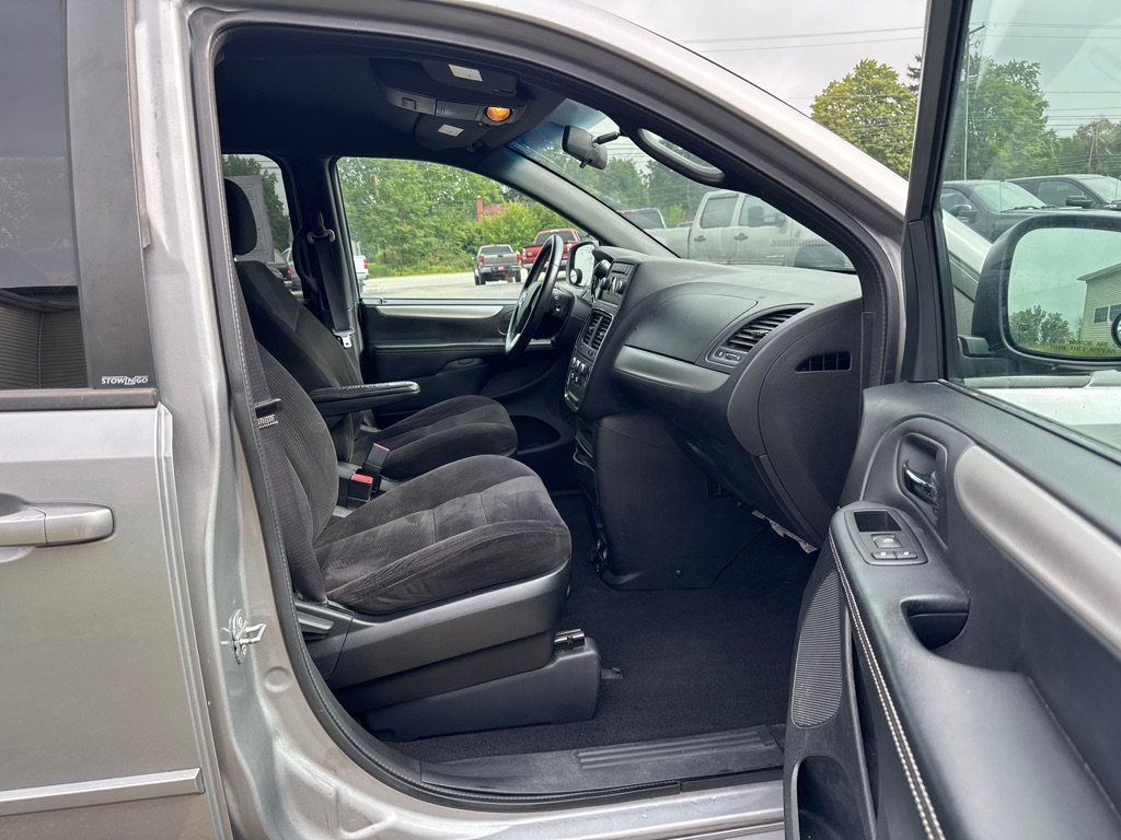 Photo 13 of this DODGE GRAND CARAVAN