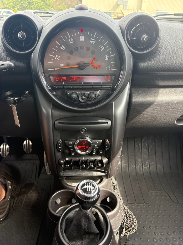 Photo 15 of this MINI COUNTRYMAN