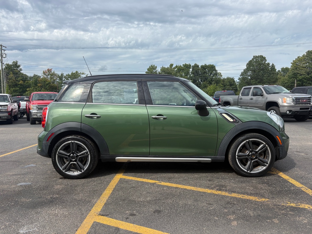 Photo 5 of this MINI COUNTRYMAN