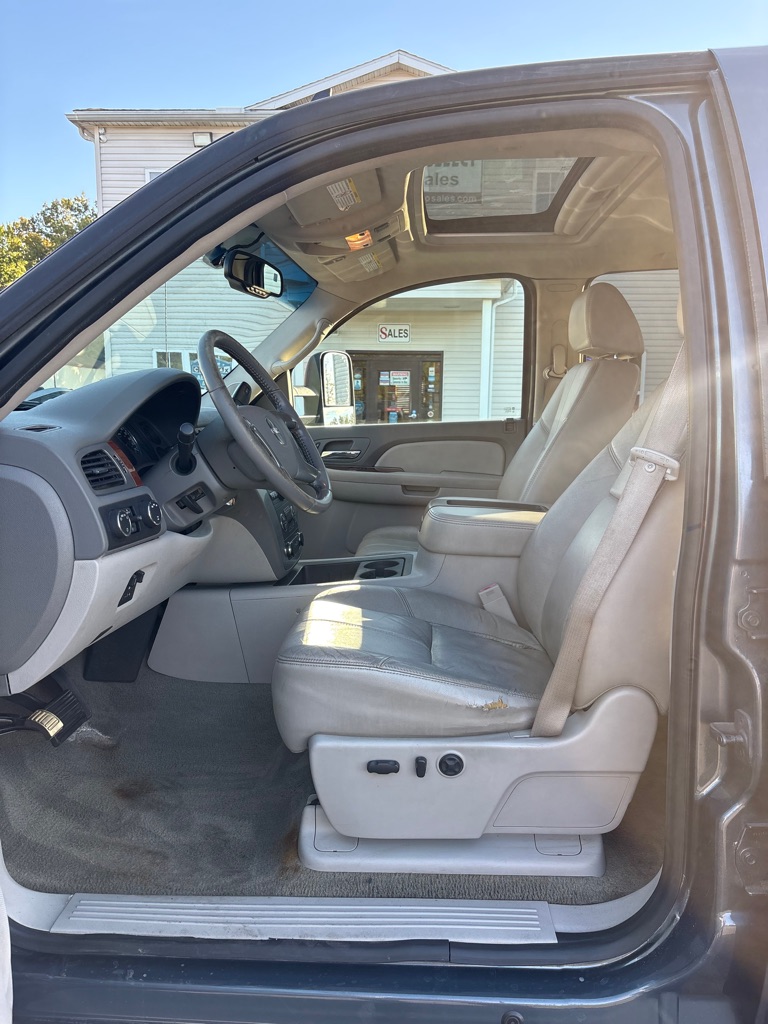Photo 10 of this GMC SIERRA 2500HD