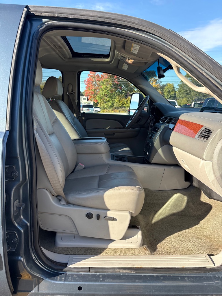 Photo 12 of this GMC SIERRA 2500HD