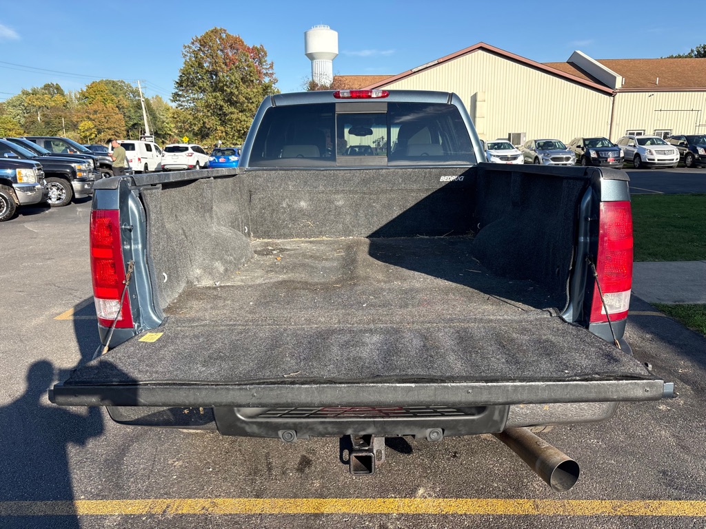 Photo 8 of this GMC SIERRA 2500HD