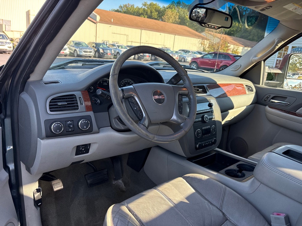 Photo 14 of this GMC SIERRA 2500HD